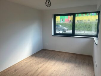 Na predaj luxusná 5-izb. novostavba, Horný Vadičov, 1082m2 - 8