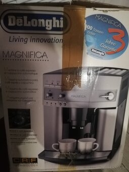 Kávovar DeLonghi + vákuovačka + krabica - 8