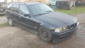 Bmw e36 318i touring - 8