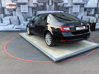 Škoda Octavia 2.0TDi, 110KW ,VYHŘ. SEDADLA - 8