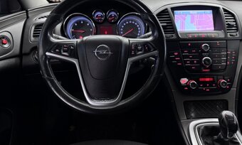 Opel Insignia Sports Tourer - 8