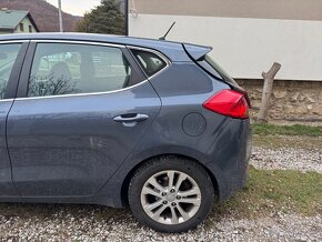 KIA CEED 1.6Crdi 2013 Automat PLNE POJAZDNÉ - 8