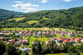 Na predaj pozemok s domčekom pri hlavnej ceste - 8