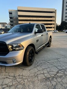 Dodge Ram 1500 - 8