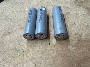 Predám použité články batérií, batérie ICR 18650 2000mAh 3,7 - 8