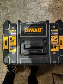 DeWalt Flexvolt DCG200T2 aku fréza+vysávač DCV586MN - 8