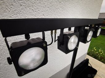 Led COB RGB 300W so statívom, nožne ovládanie - 8