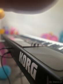 Korg pa 700 - 8