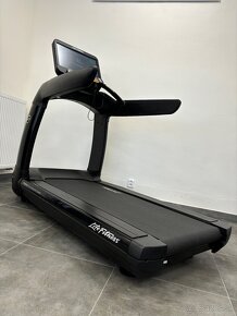 Life Fitness Discover SE3HD - nový stroj - 50% sleva - 8