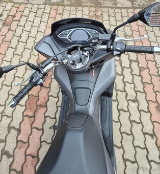 Honda PCX - 8