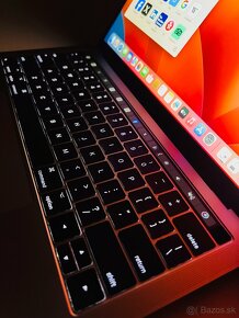 Macbook pro A1706 13" 2017 Touch Bar- i5,8GB, 256Gb-top stav - 8