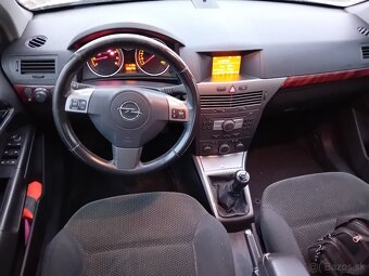 Opel Astra H 1.6 - 8