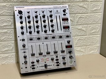 Behringer DJX 700 …. Mixpult …. Mixer - 8