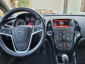 Predám Opel Astra J kombi 1,6 CDTi, 4/2017 - 8