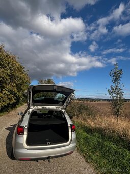 Opel Astra sports tourer - 8