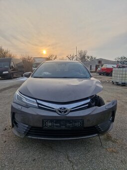 Rozpredám na náhradné diely Toyota Corolla 2016 - 8