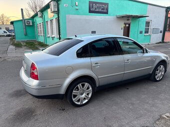 Volkswagen Passat  2,8 V6 4motion - 8