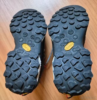 Dámske turistické tenisky La Sportiva TX4 GTX č. 37,5 - 8