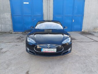 Tesla Model S85 - 8