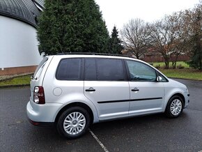 VW TOURAN 1.9TDi 77KW,6rychl.r.2009,PO STK,PO VELKÉM SERVISU - 8