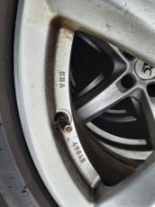 Predám na Audi A6, VW, zimné disky 225/55/17,  17tky.Pirelli - 8