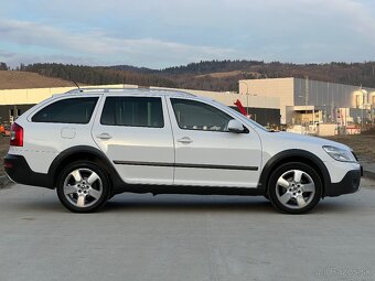 Škoda Octavia Combi Scout 2.0 TDI 4x4 Xenon Alcantara - 8