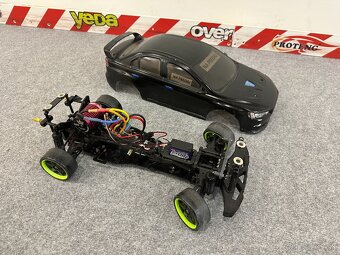 RC drift auto Sakura D5 - 8