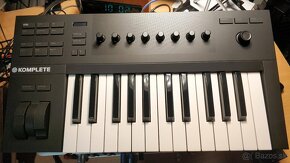 Native Instruments Komplete Kontrol A25 - 8