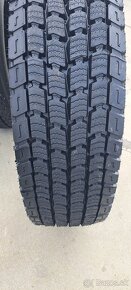 MICHELIN 295/80 R22,5 záberová - 8