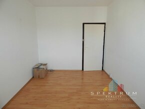 SPEKTRUM REALITY- Na Predaj 3-izbový byt, 70 m2, Handlová, u - 8