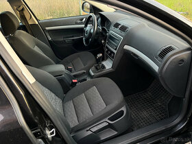 Rozpredam Škoda Octavia Combi 1.6 TDI - cierna met - 8