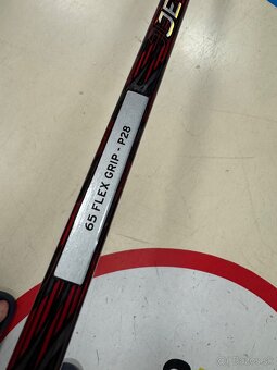 UPLNE NOVA PROFI HOKEJKA CCM JETSPEED FT5 PRO PRAVACKA 65F - 8