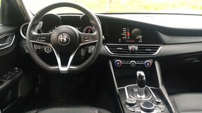 Predám Alfa Romeo Giulia 2.0Benzin AT - 8