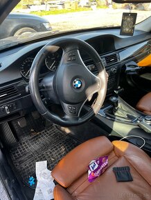 BMW E91 2011 135kw manuál PO NEHODE A PO VEMENE ROZVODU - 8