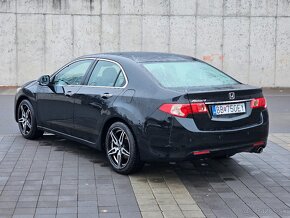 Honda Accord 2.0 i-VTEC - 8