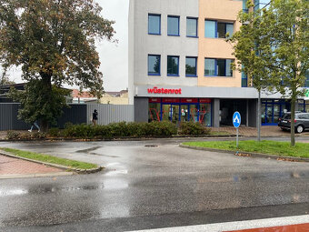 Prenájom administratívnych priestor v centre ZV s parkovaním - 8