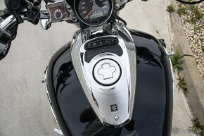 Suzuki Intruder 800M - 8