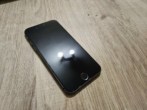 Iphone 8 64gb plnefunkcny bez poskodenia telefon v super sta - 8