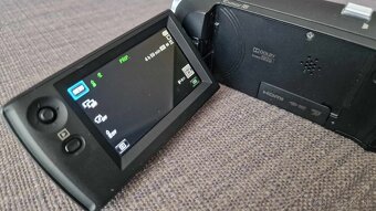 Sony HDR-CX240E - 8