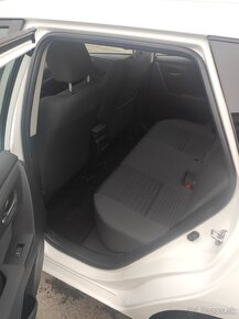 Toyota Auris combi - Top stav - 8