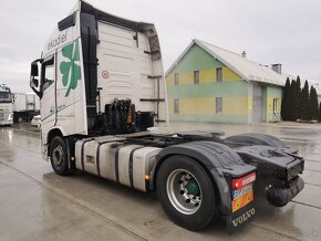 VOLVO FH - 8