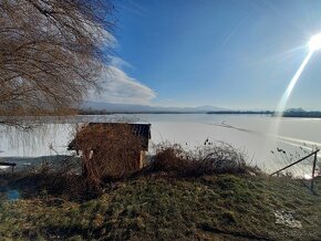 Murovaná chata na slnečnom pozemku pri jazere Geča - 8