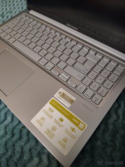 Asus Vivobook 15 - 8