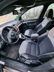 OCTAVIA COMBI 2.0TDI DSG RS - 8