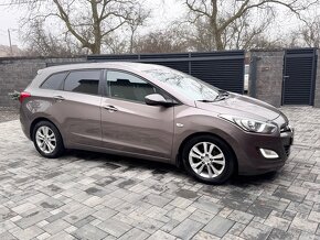 Hyundai i30 1.6Crdi 2013/9 combi - 8