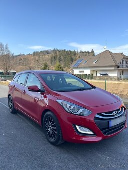 Hyundai i30 1.6 diesel 81kw 2015, nová stk - 8