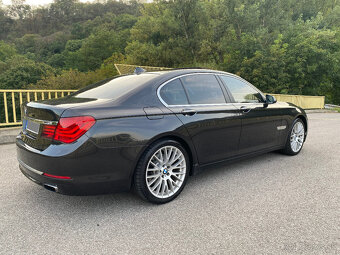 Predám BMW rad 7 740d xDrive 230kw / CIC / Šiber / Webasto - 8