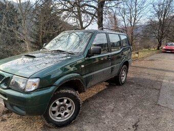 Nissan Terrano 2.7 4x4 - 8