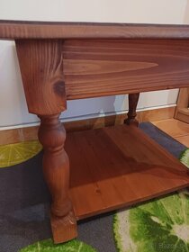 Drevený  stolík 60×60 cm - 8
