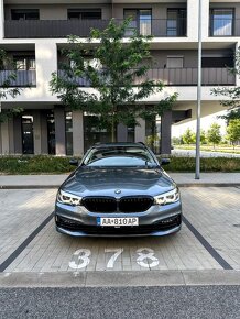 Predám BMW 5 Touring 520d A/T 2.0 SPORTLINE - 8